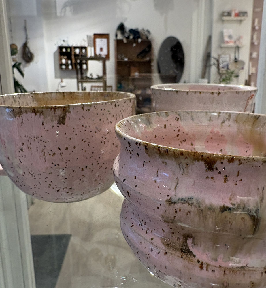 Organisk håndlavet kop med pastel glasurer | PiaV Keramik - Billede 4