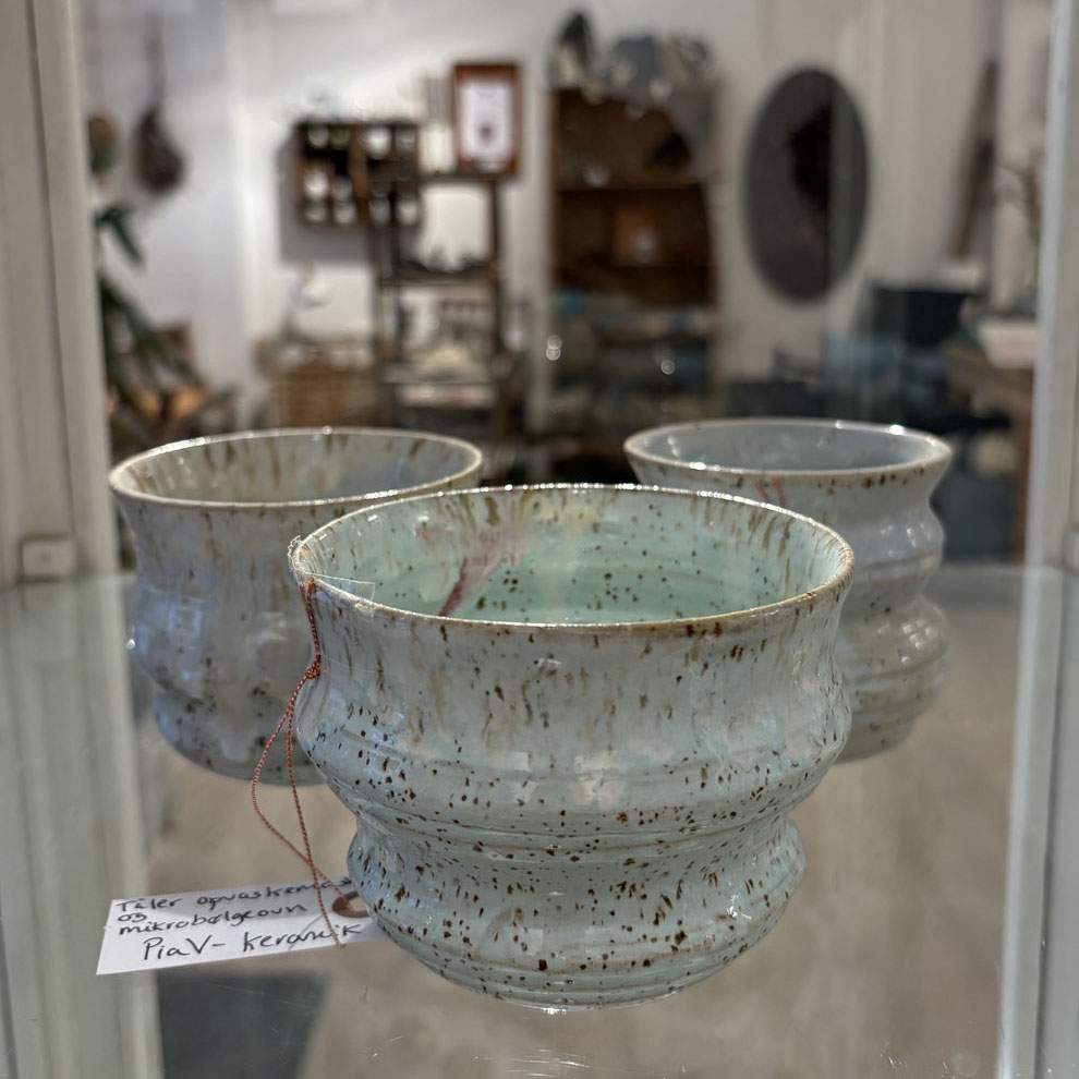 Organisk håndlavet kop med pastel glasurer | PiaV Keramik - Billede 3