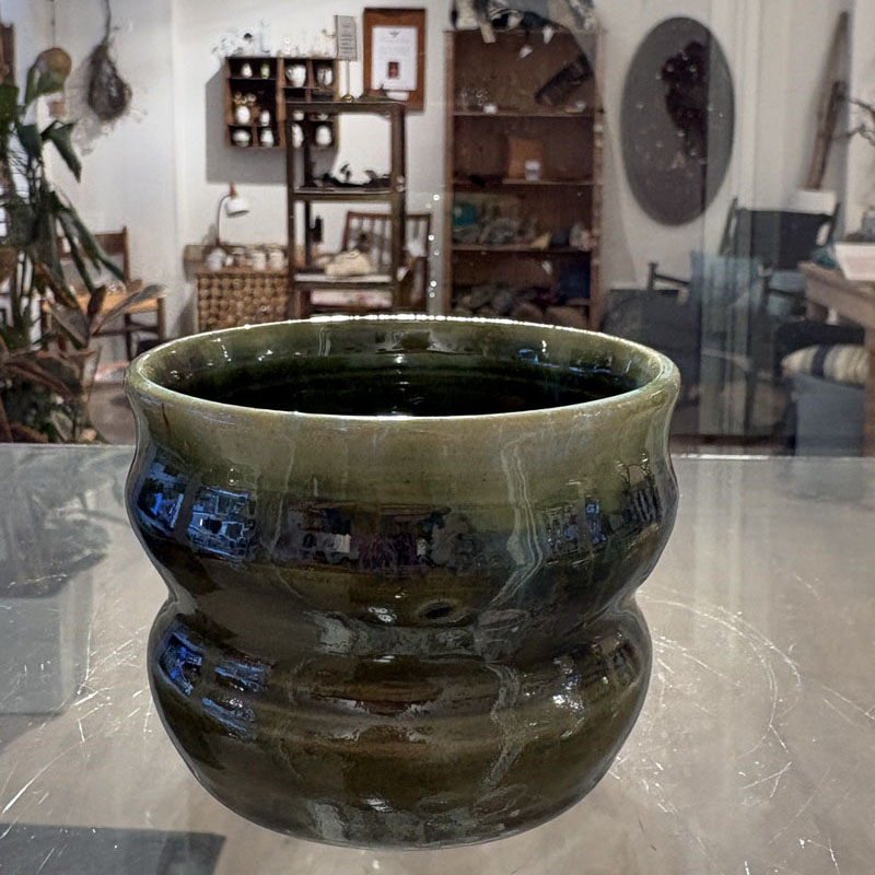 Organisk håndlavet kop med grøn glasur | PiaV Keramik - Billede 2