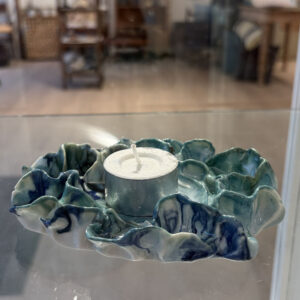 Porcelænsskål “Som et hav” – håndlavet keramik til lys, sæbe og smykker | PiaV Keramik