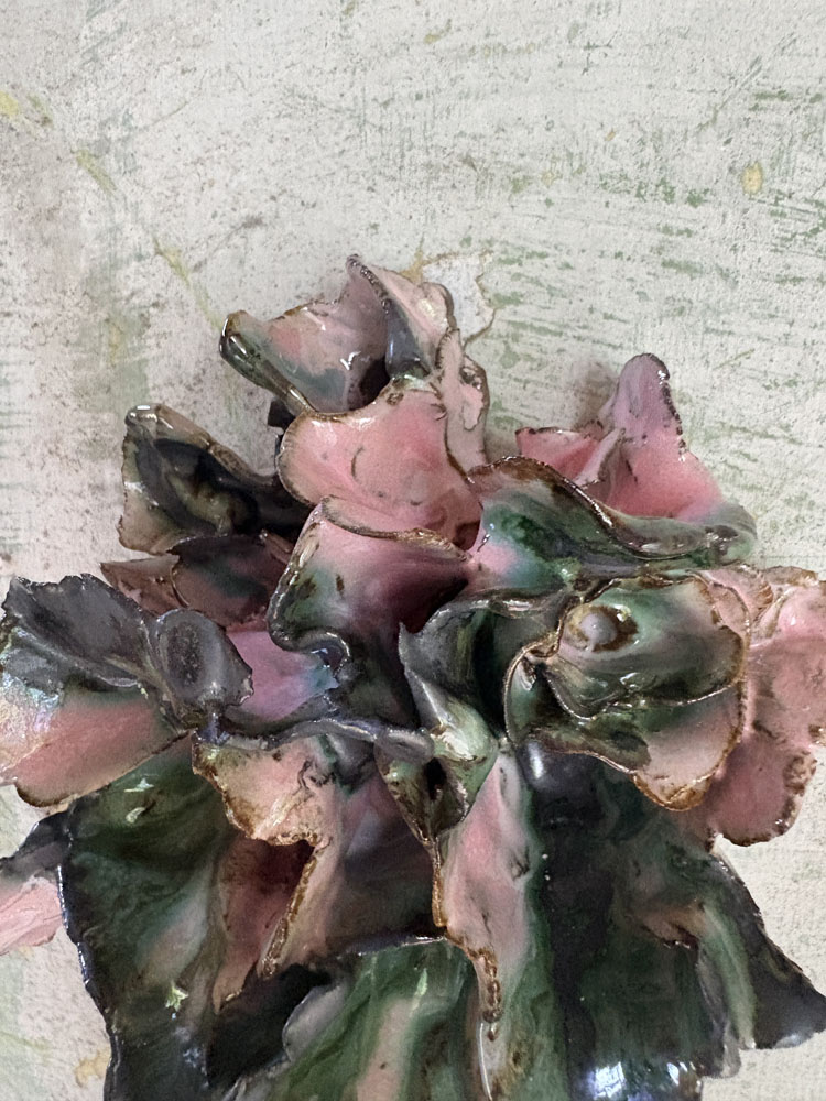Vægkunst i keramik – Keramisk vægophæng | Rosa og grønne nuancer