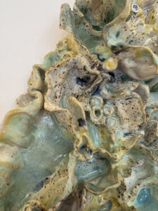 Stort Vægrelief - ophæng til væggen i smukke lyse farver